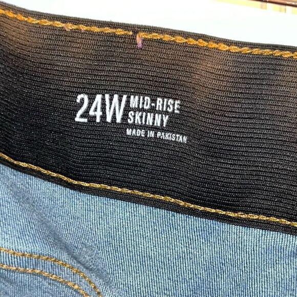 A.N.A. Mid Rise Skinny Stretch Women’s 24W Blue Denim Jeans Minor Distressing - Picture 7 of 7